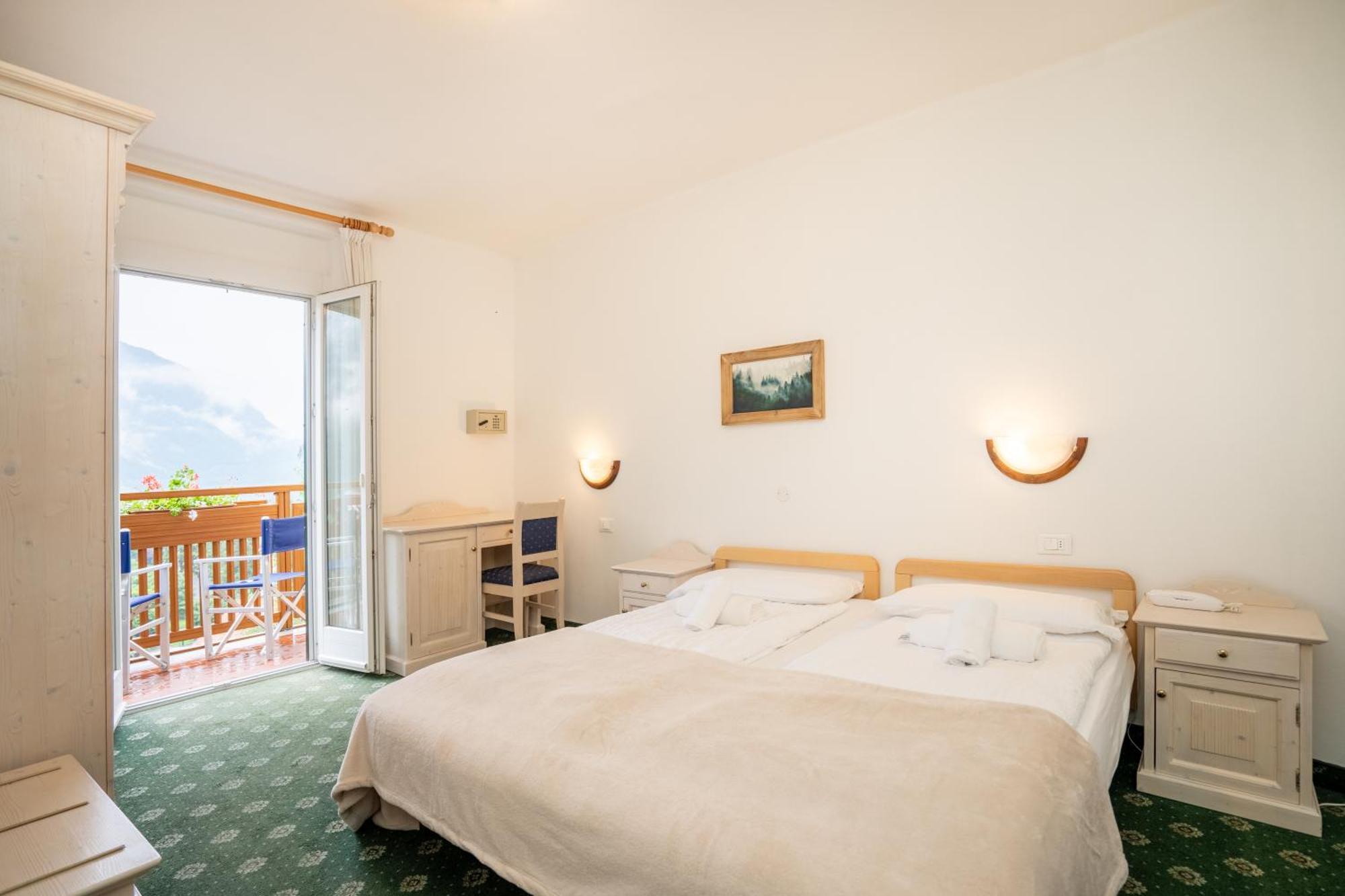 Hotel Europa Molveno Exteriör bild