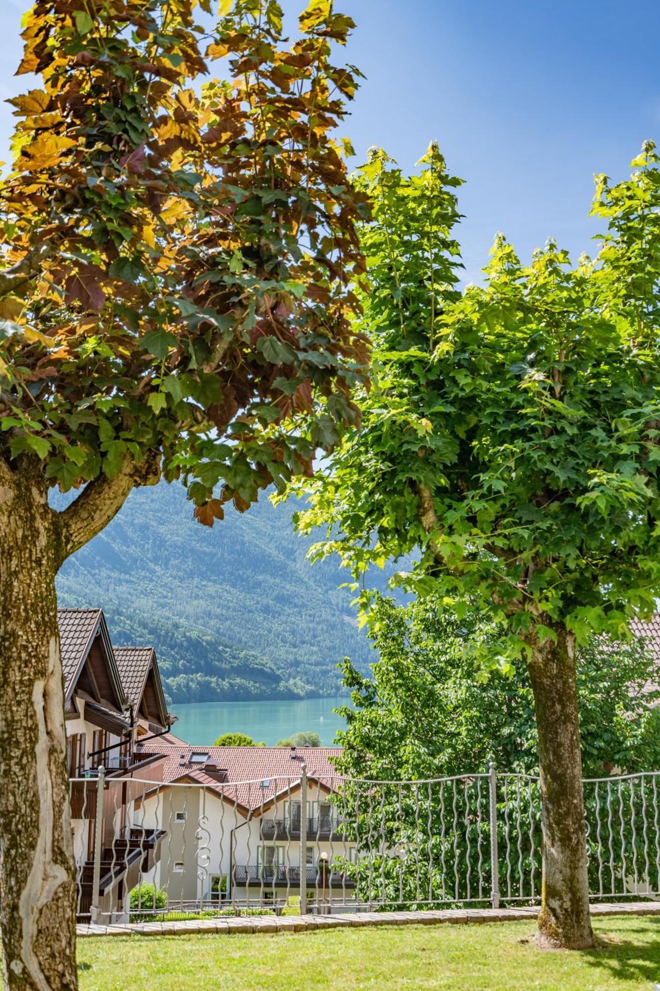Hotel Europa Molveno Exteriör bild