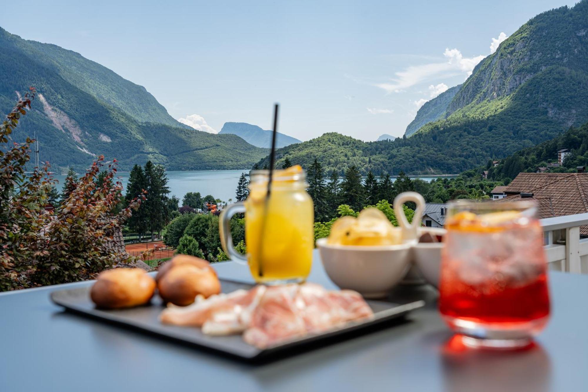 Hotel Europa Molveno Exteriör bild
