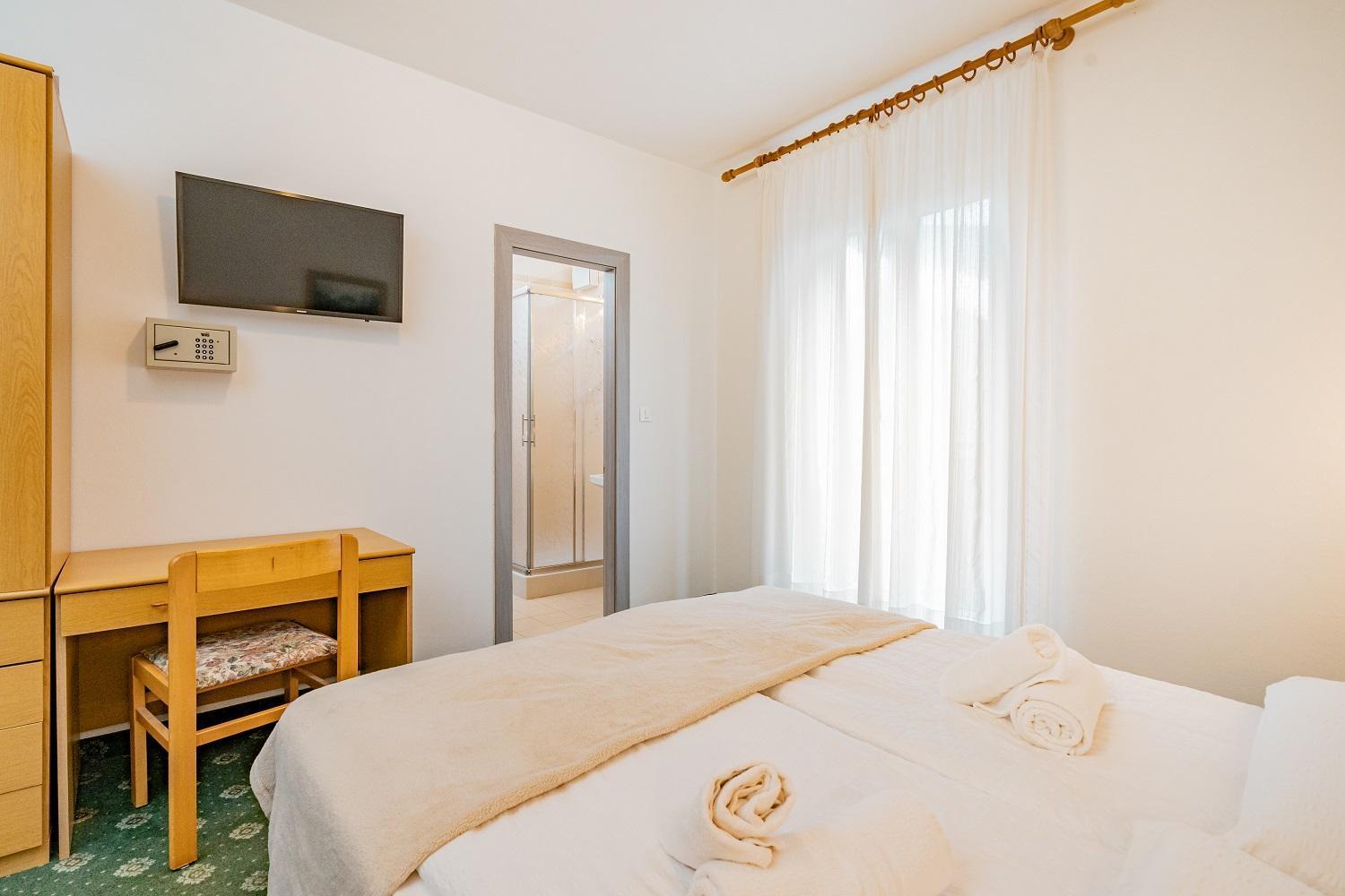 Hotel Europa Molveno Exteriör bild